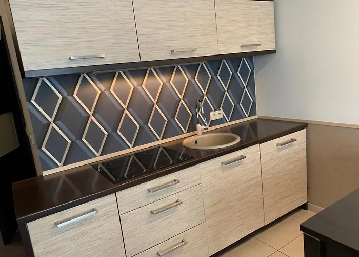 Diva Natalia, Blisko Plazy