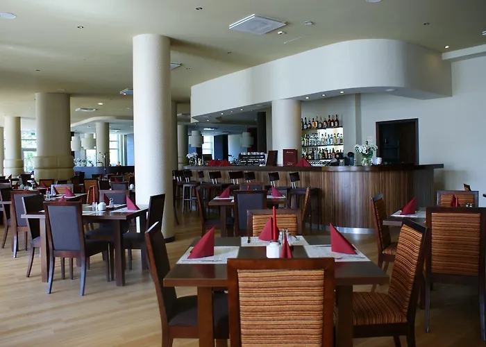 Diva Natalia, Blisko Plazy