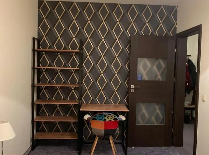 Diva Natalia, Blisko Plazy קולובז'ג